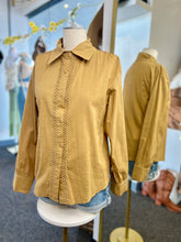 Load image into Gallery viewer, Kaitlyn Light Tobacco Buttoned Down Long Sleeve