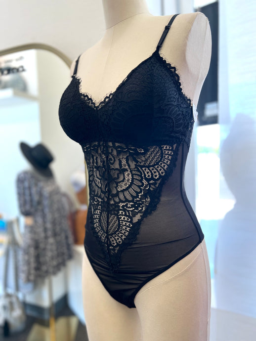 Lace Negligee W/ Padded Cups