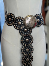 Load image into Gallery viewer, Vanessa Black/Gold Flora Western Belt