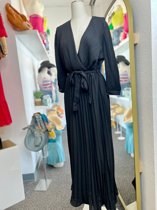 Jaimee Black or Blue 3/4 Sleeves Maxi Pleated Dress