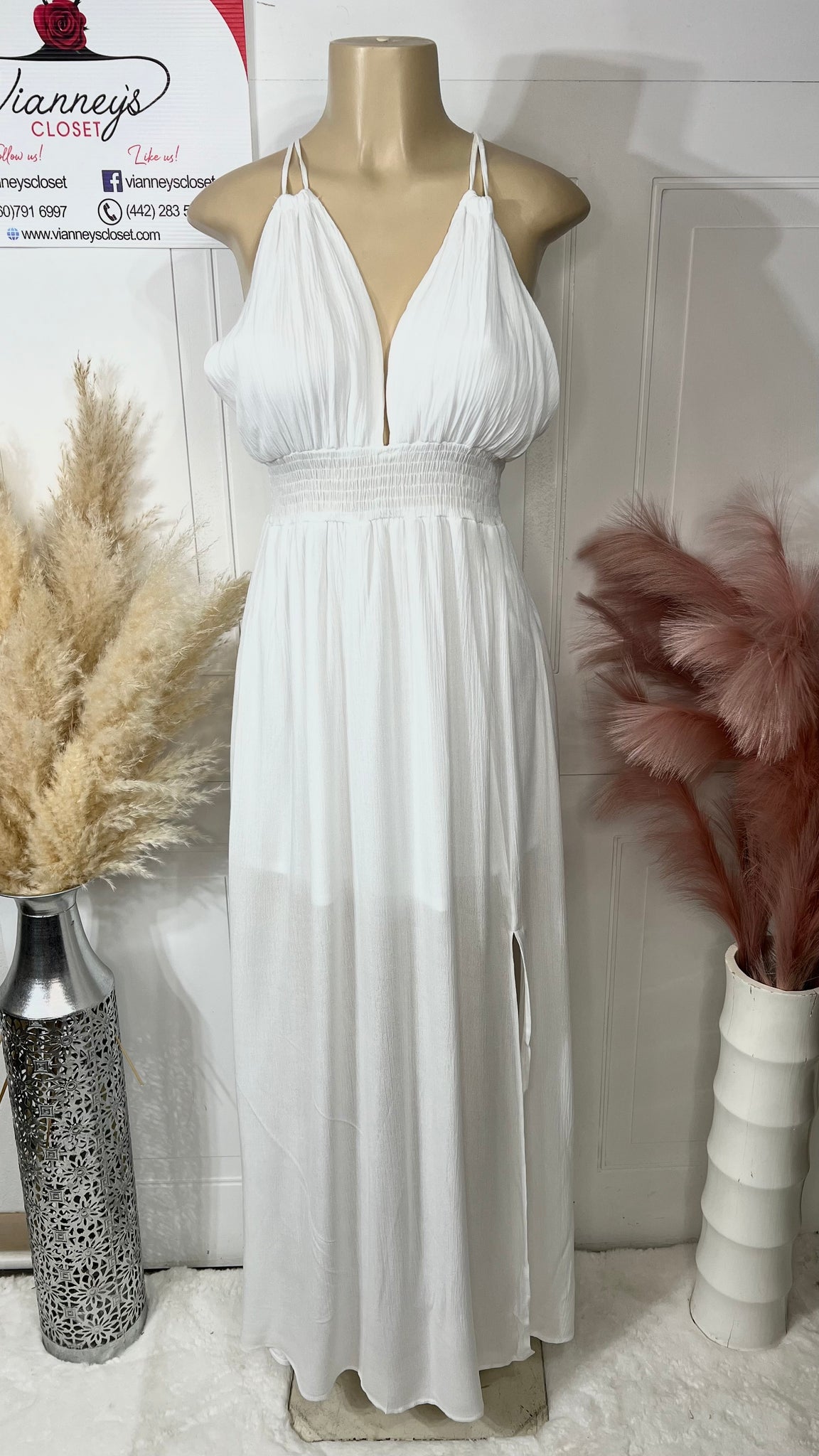 brianna open back dress in white Can I wear it again? #TheFadeWedding #weddingdress #wedding #martinaliana