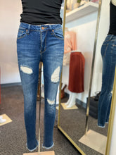 Load image into Gallery viewer, Yessenia Dark Denim Skinny Jeans