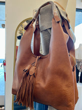 Load image into Gallery viewer, Savinne Faux Leather Tote Handbag Zipper Closure