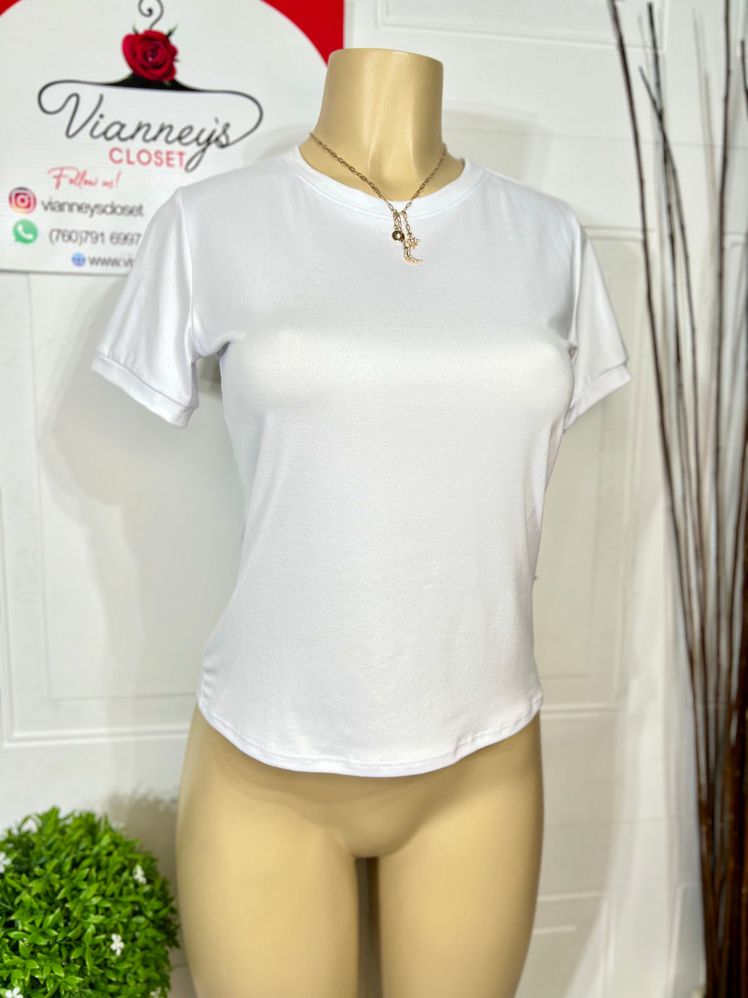 Nailea White Basic T-shirt Top