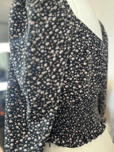 Load image into Gallery viewer, Kiara Black Ditsy Floral Print Crop