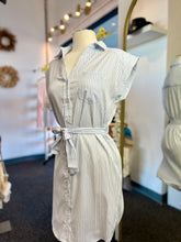 Load image into Gallery viewer, Jackie Light Blue and White Short Sleeve Midi Shirtdress