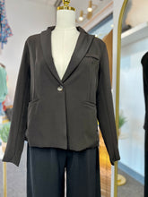 Load image into Gallery viewer, Serena Cropped Blazer Functional Button