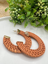 Load image into Gallery viewer, Alma Pink or Rust Straw Earrings