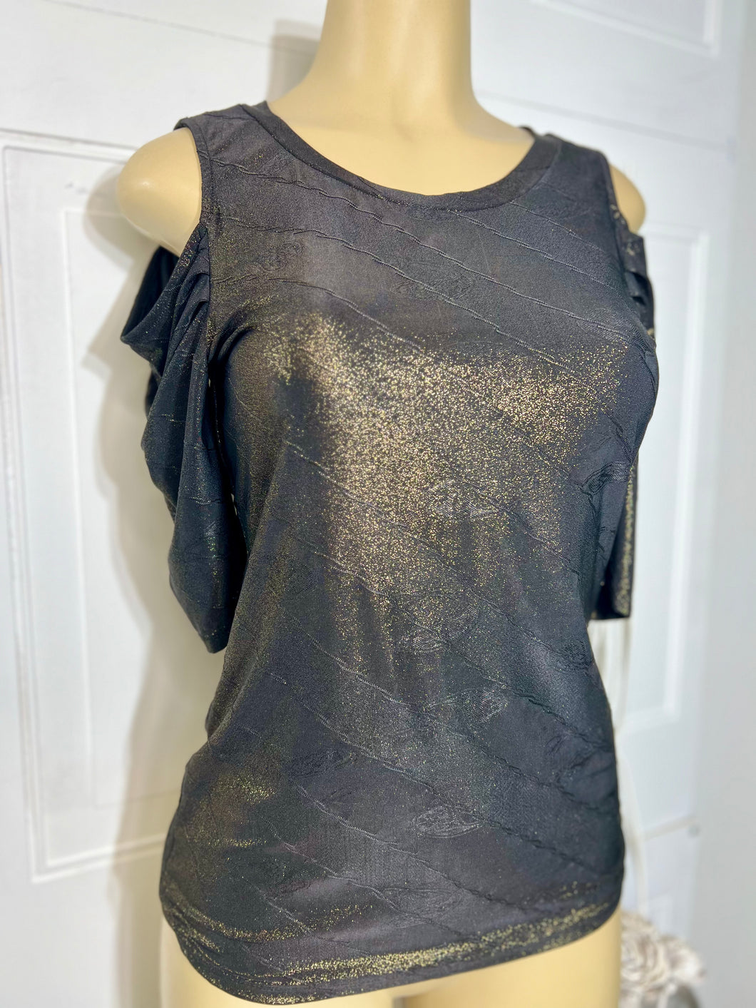 Clearance*** Klarissa Off the Shoulder Short Sleeve Shimmer Top