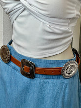 Load image into Gallery viewer, Daisy Cognac Or White Silver Buckle Belt