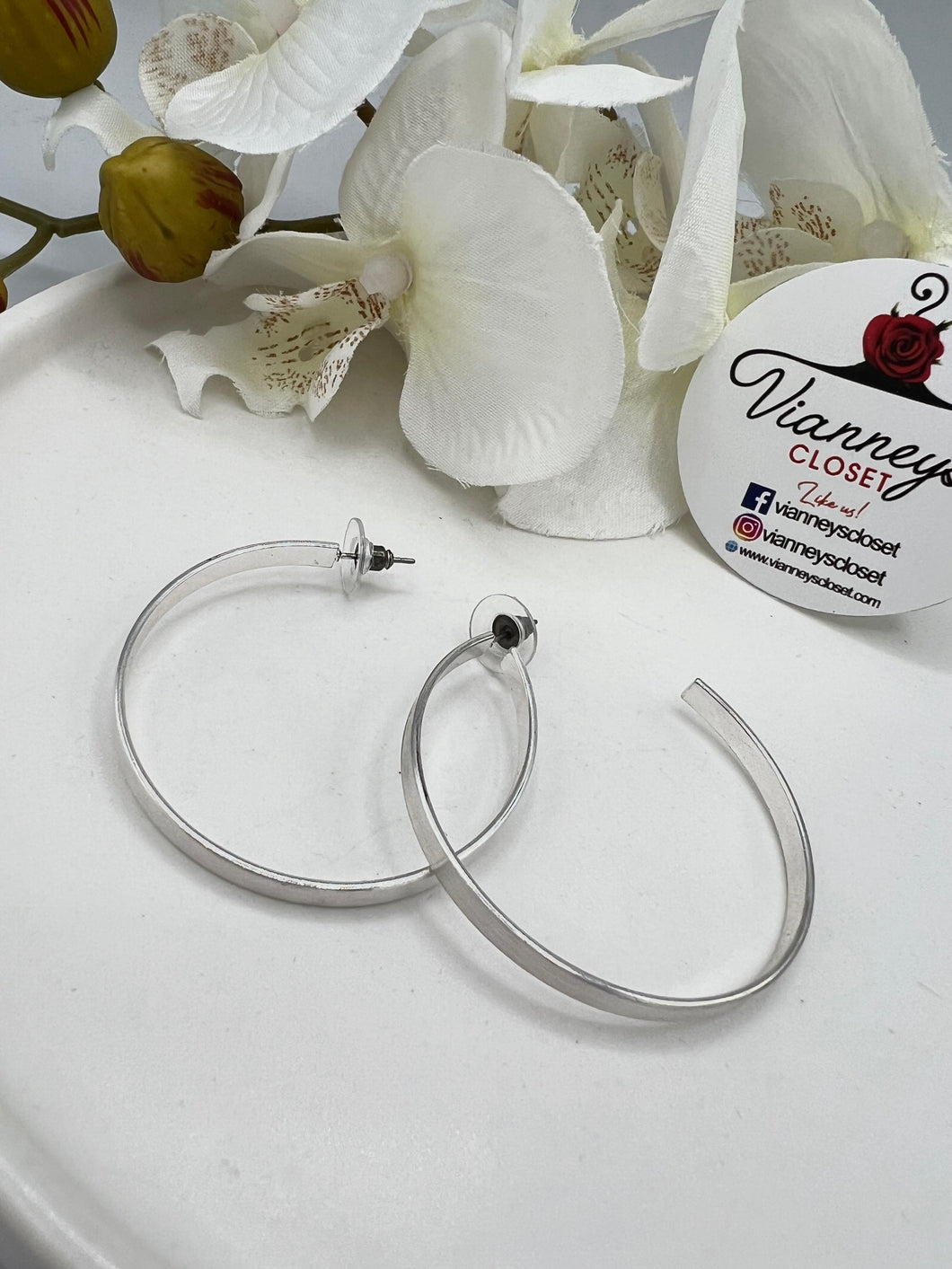 Mia Metal Hoop Earrings