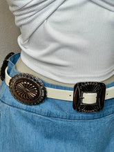 Load image into Gallery viewer, Daisy Cognac Or White Silver Buckle Belt