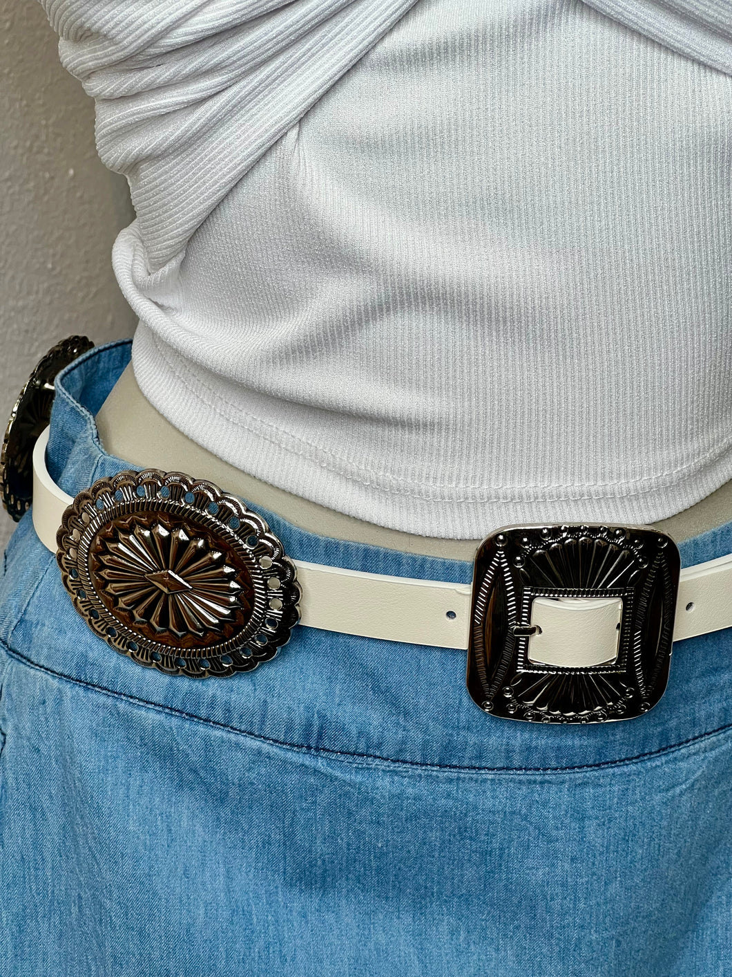 Daisy Cognac Or White Silver Buckle Belt