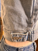 Load image into Gallery viewer, Dana Light Denim Fitted Stretchy Crop Jacket