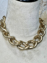 Load image into Gallery viewer, Jewels Gold Chunky Chain Choker Necklace