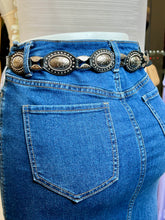 Load image into Gallery viewer, Cecilia Black &amp; Silver Detail Buckle Belt