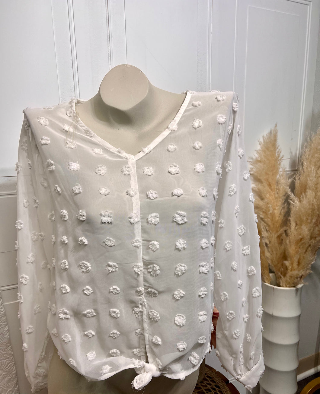 Clearance** Lulu White Long Sleeve Popcorn Top