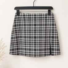 Load image into Gallery viewer, Paris Plaid Slit Front Side Zipper Stretchy Mini Skort