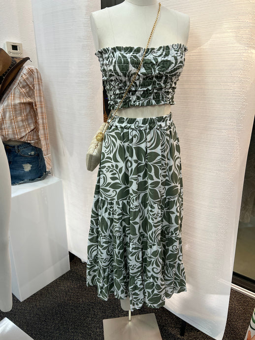 Brianna Green Leaf Print Long Skirt Tube Top Set