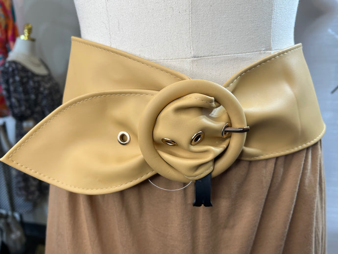 Viridiana Tan or Rust Faux Leather Belt w/ Circular Buckle