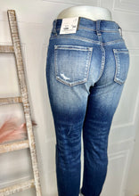 Load image into Gallery viewer, Karina Medium Wash Ultra Comfortable Boyfriend Denim Jeans