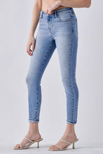 Load image into Gallery viewer, Alice Mid Rise Single Cuff Crop Skinny Jeans