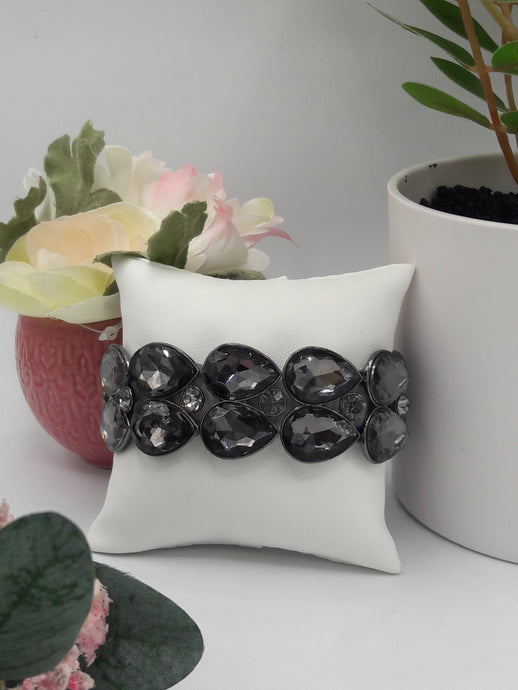 Tear Semi-Precious Stone Elastic Bracelet