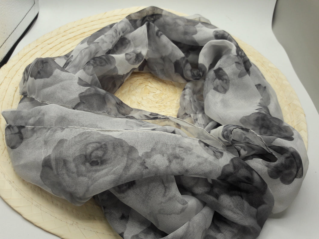 Black and White Rose Pattern Scarf