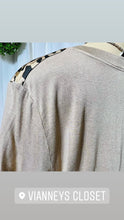 Load image into Gallery viewer, Leopard Print Contrast V Neck Tee Satin/viscose