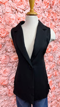 Load image into Gallery viewer, Ivy Button Black Vest