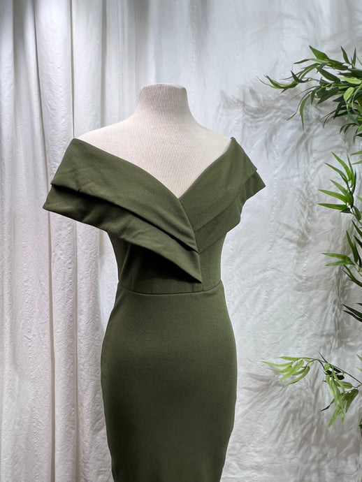 **CLEARANCE** Green Sleeveless V Neck Midi Dress