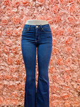 Load image into Gallery viewer, Dayan Hyper Denim High Rise Flared Jeans