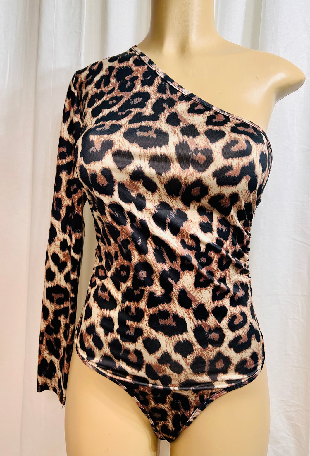 *CLEARANCE* Leonela One Shoulder Long Sleeve Animal Print Bodysuit