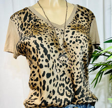 Load image into Gallery viewer, Leopard Print Contrast V Neck Tee Satin/viscose